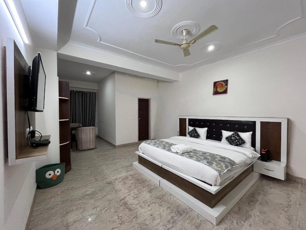 Hotel Tribe View - Away From City Hustle !! Top Rated & Most Awarded Property !! A Peaceful Stay Kasauli Exterior foto